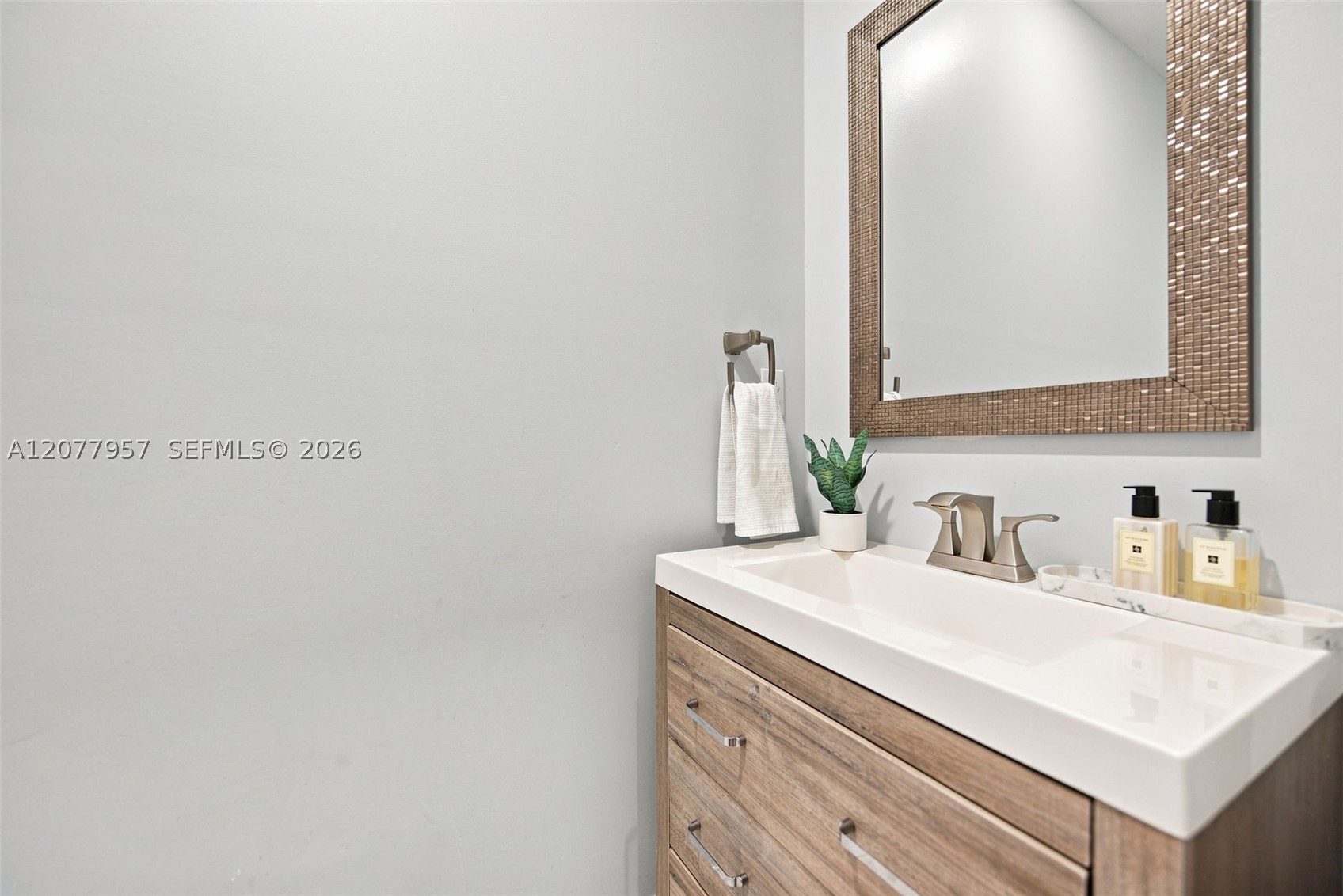 156 Sw 185th Way Property Photo 4