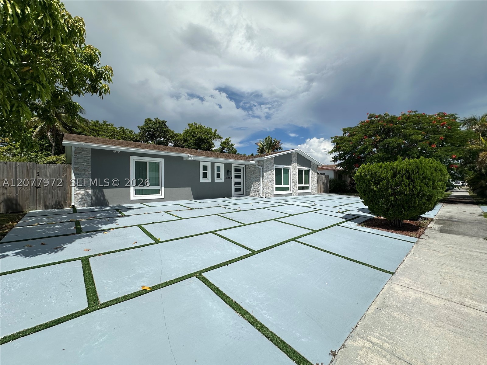 15244 Sw 108th Ct Property Photo 1