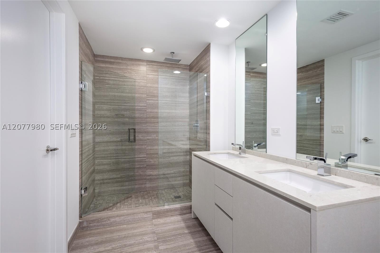 1010 Brickell Ave 1402 Property Photo 3