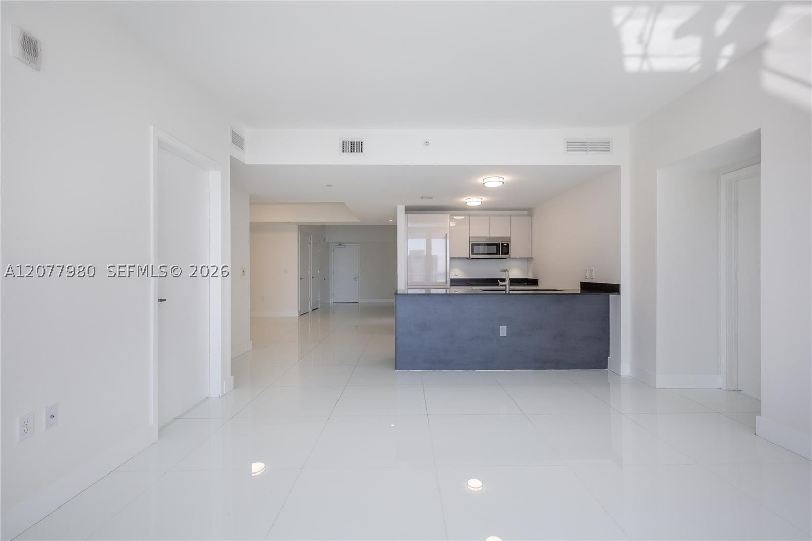 1010 Brickell Ave 1402 Property Photo 11