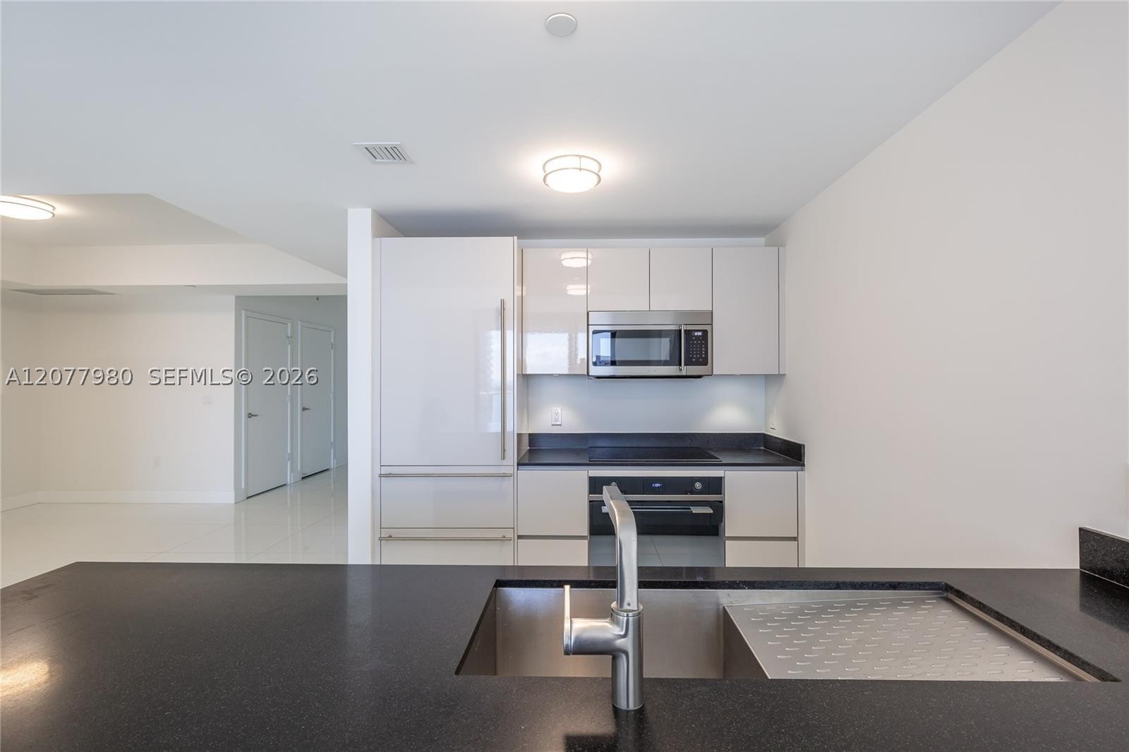 1010 Brickell Ave 1402 Property Photo 12