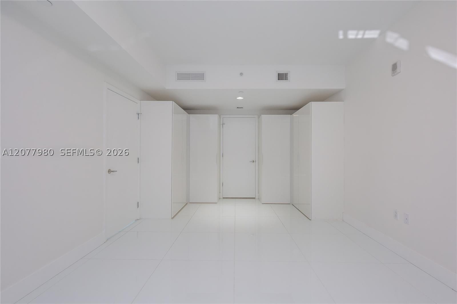 1010 Brickell Ave 1402 Property Photo 13