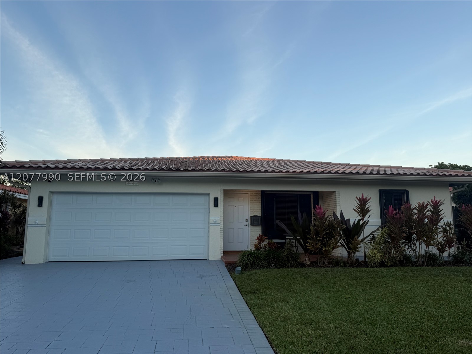 1721 NE 48th Ct Property Photo 1