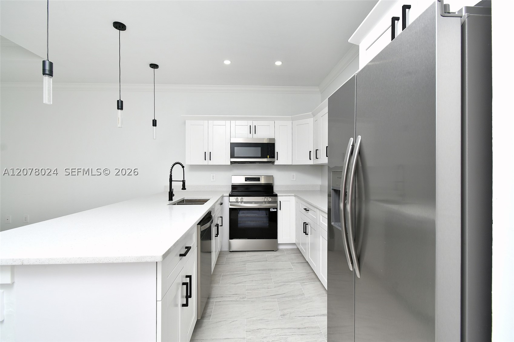 2323 Unity Ave. Property Photo 6