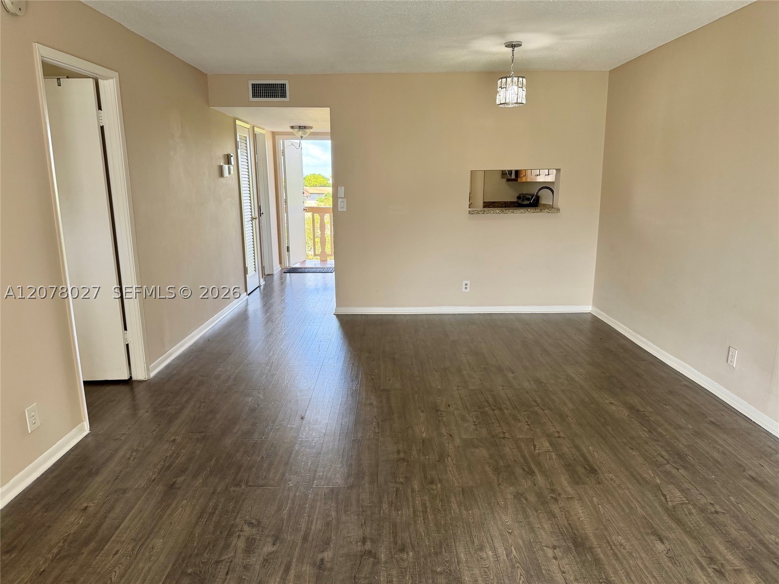 4700 Washington St 507 Property Photo 1