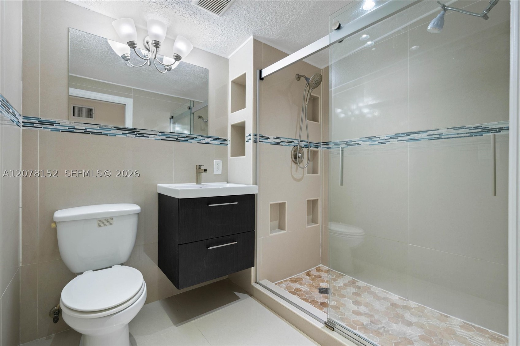 292 E 55th St Property Photo 15