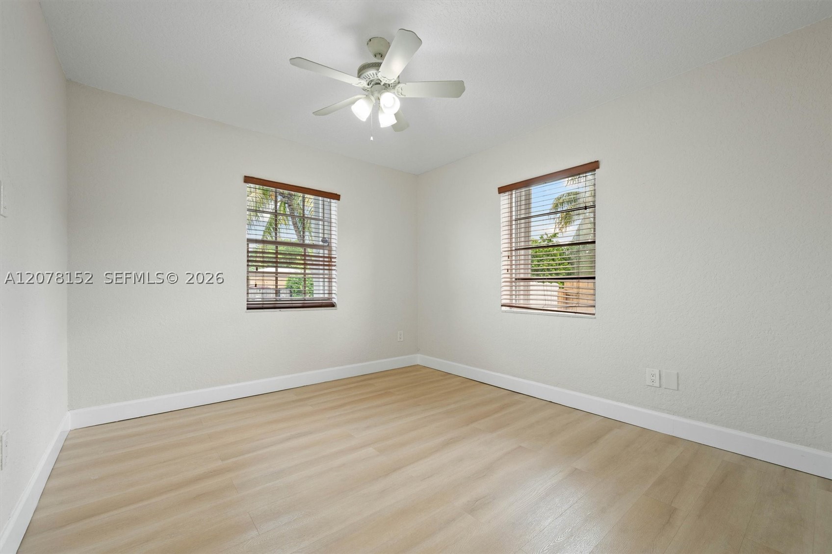 292 E 55th St Property Photo 18