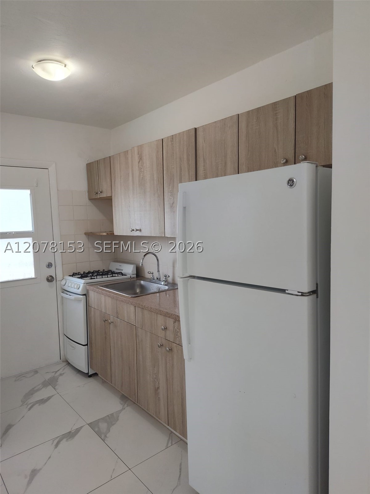 655 Eldron Dr 22 Property Photo 8