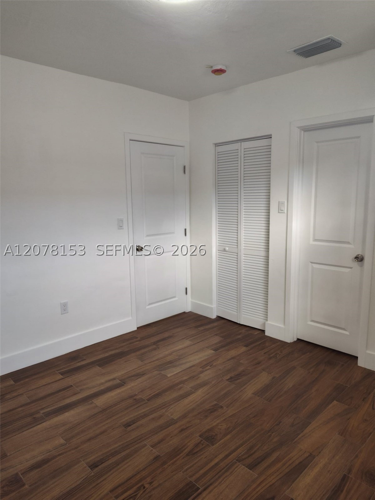 655 Eldron Dr 22 Property Photo 9