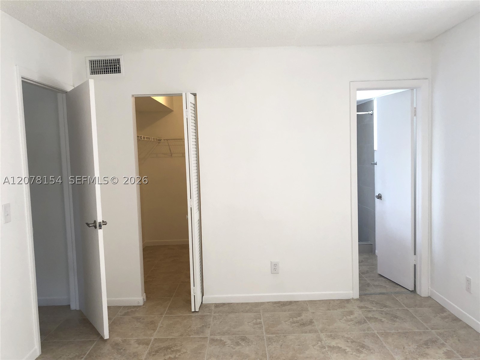 700 Nw 103rd Ter 101 Property Photo 6