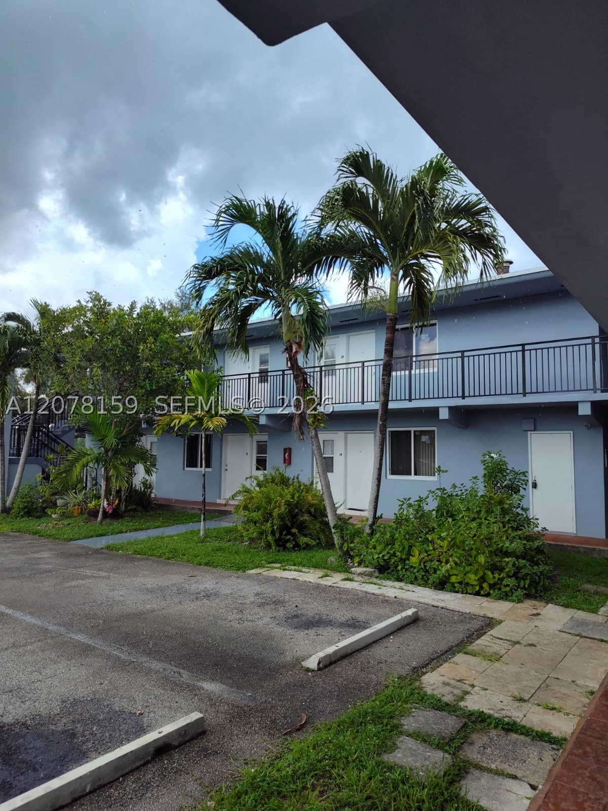 655 Eldron Dr 26 Property Photo 5