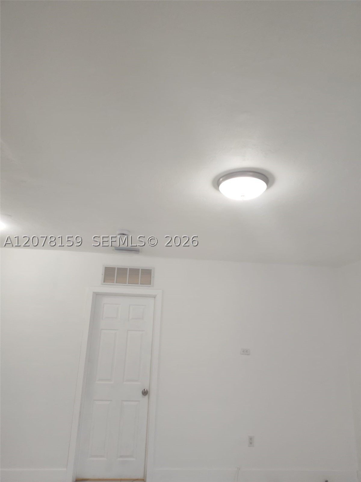 655 Eldron Dr 26 Property Photo 12