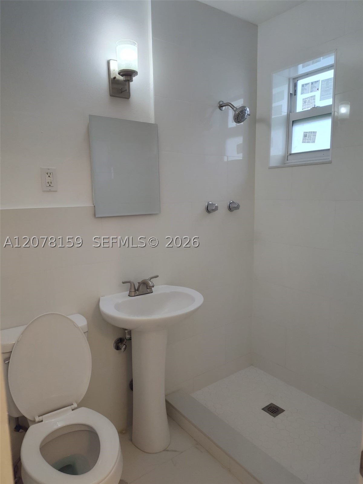 655 Eldron Dr 26 Property Photo 15