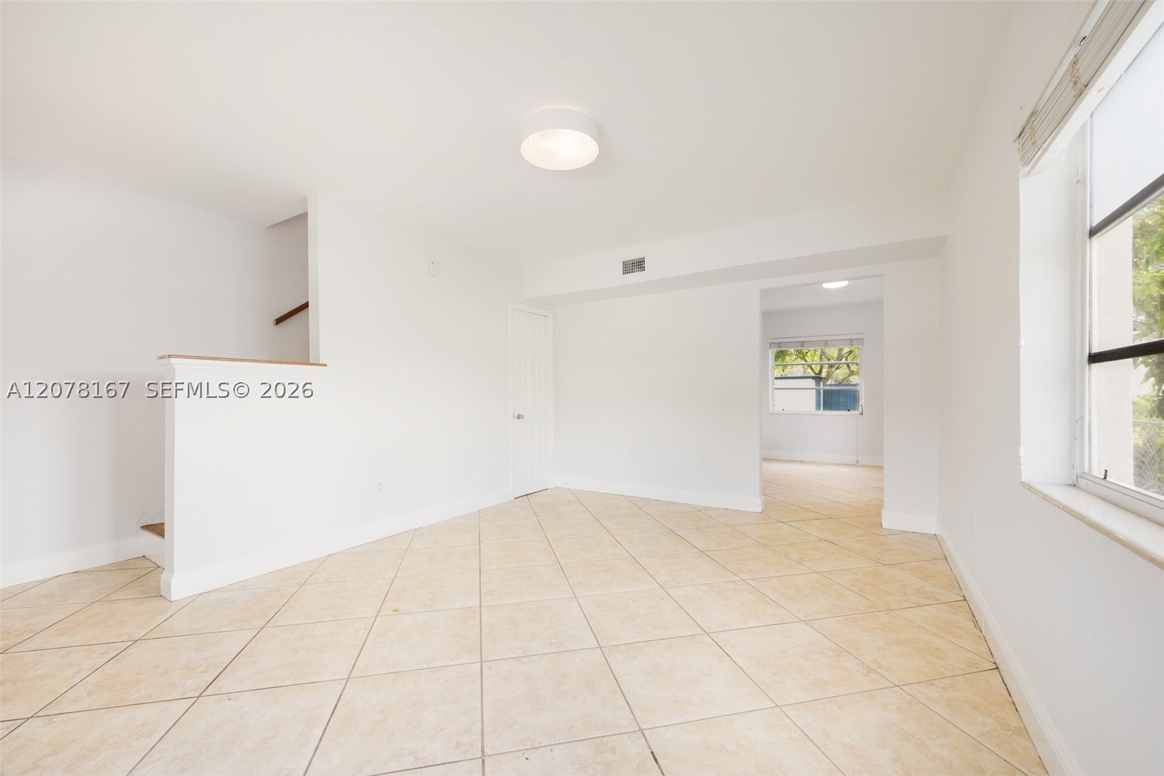 2332 Sw 26th Ln Property Photo 4