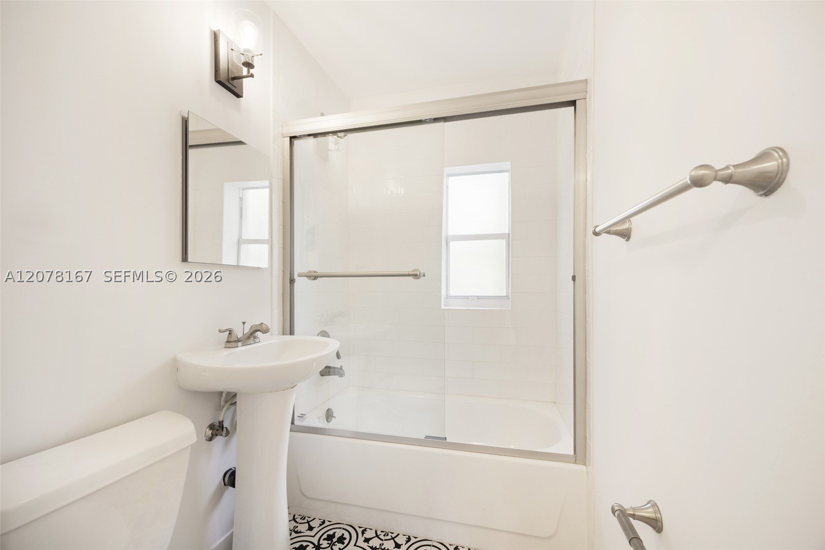 2332 Sw 26th Ln Property Photo 11