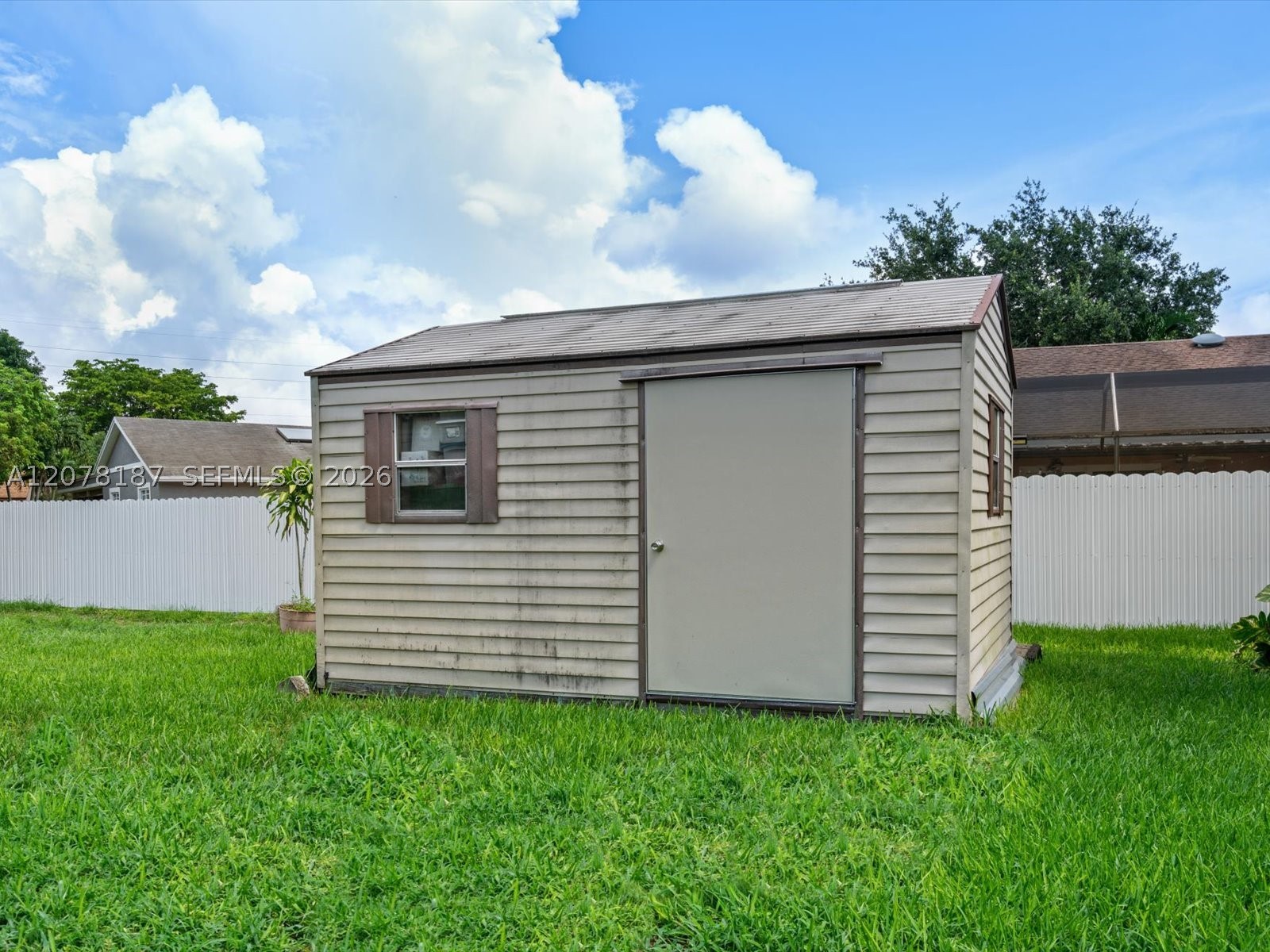 939 S Bluebird Ln Property Photo 23