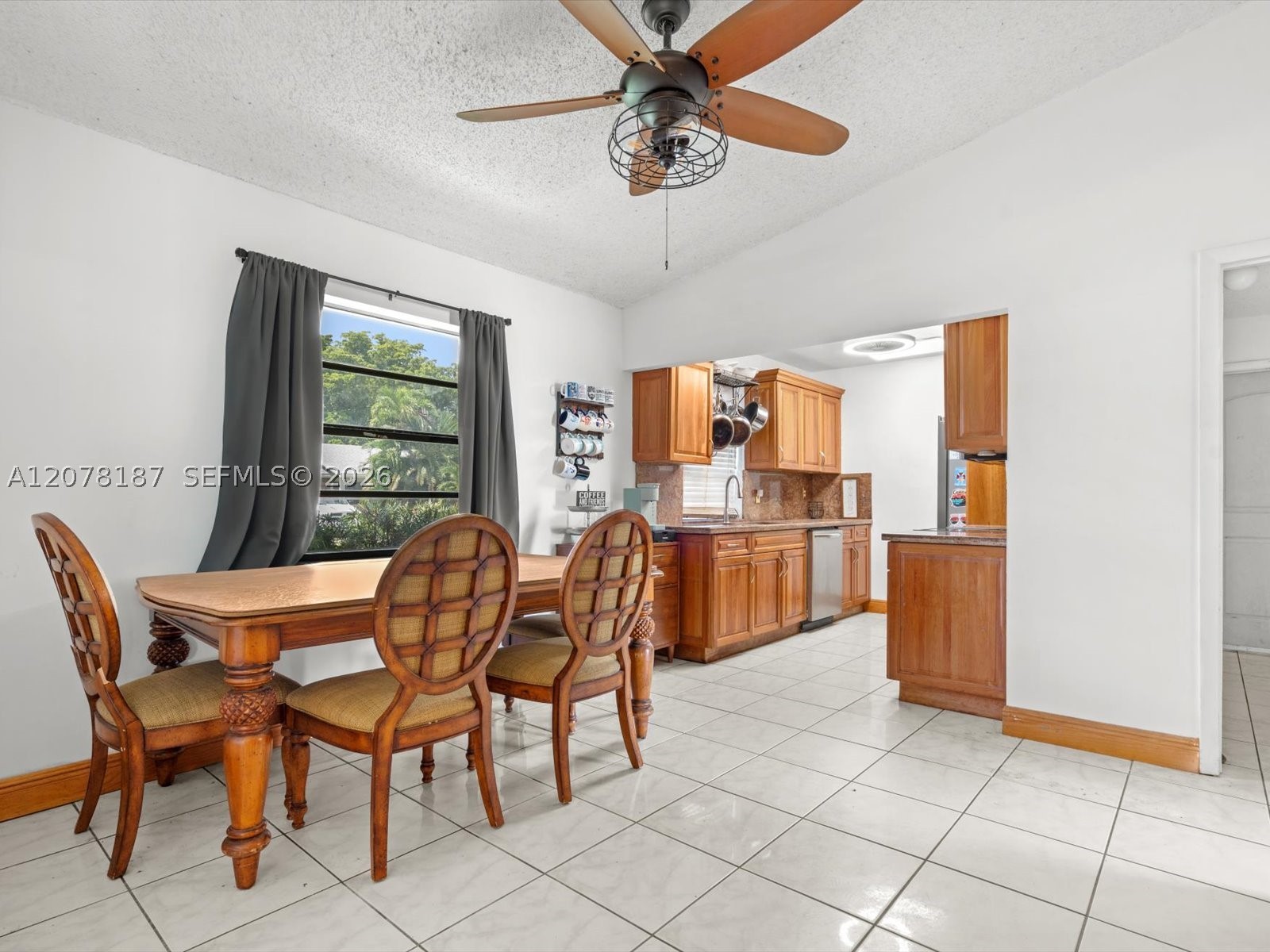939 S Bluebird Ln Property Photo 33