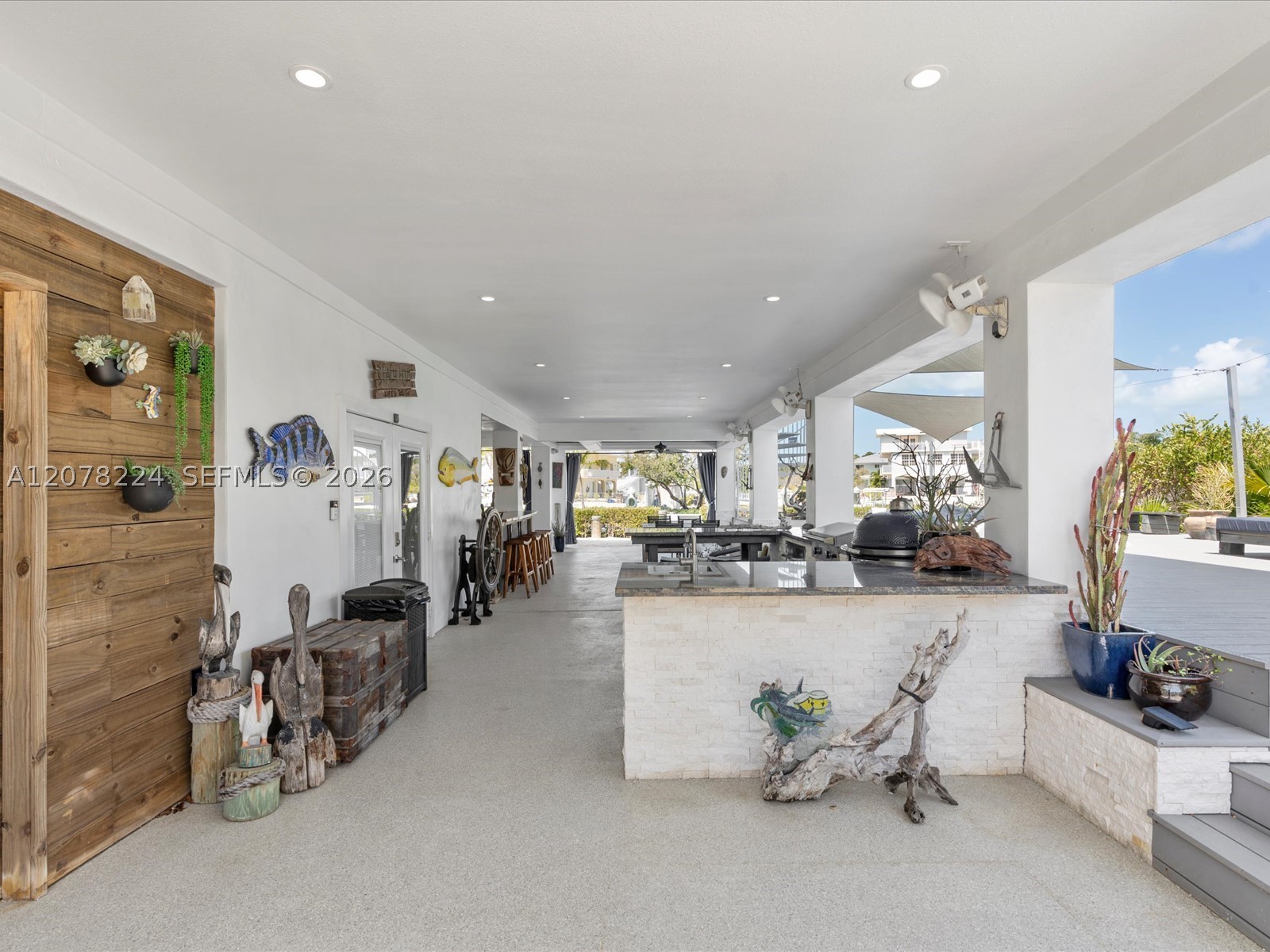 117 La Paloma Rd Property Photo 6