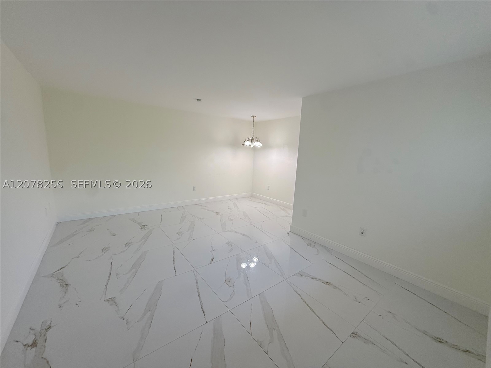 536 Euclid Ave 9 Property Photo 3