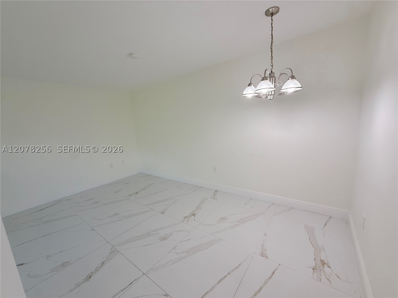 536 Euclid Ave 9 Property Photo 4