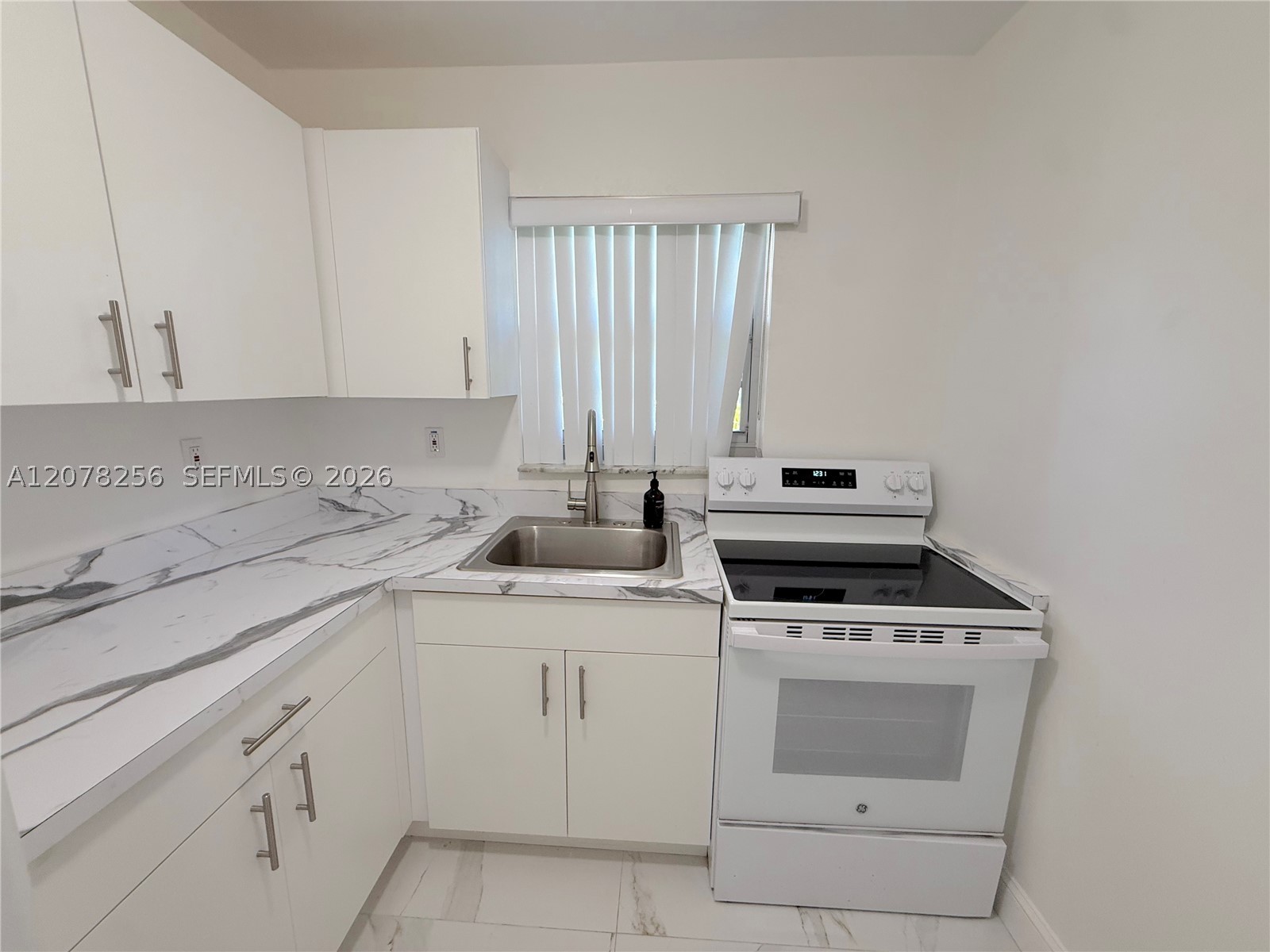 536 Euclid Ave 9 Property Photo 9