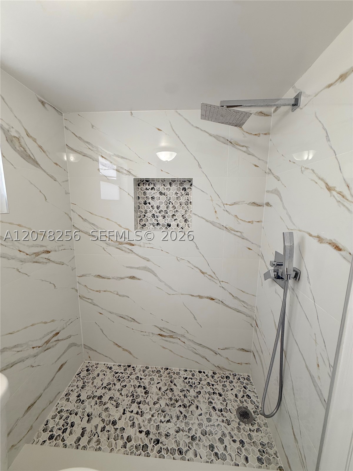 536 Euclid Ave 9 Property Photo 13