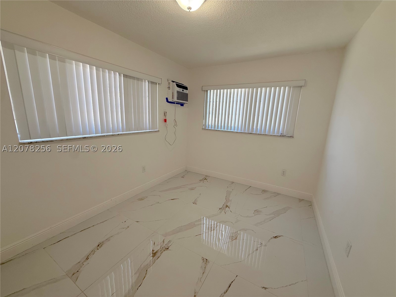 536 Euclid Ave 9 Property Photo 16