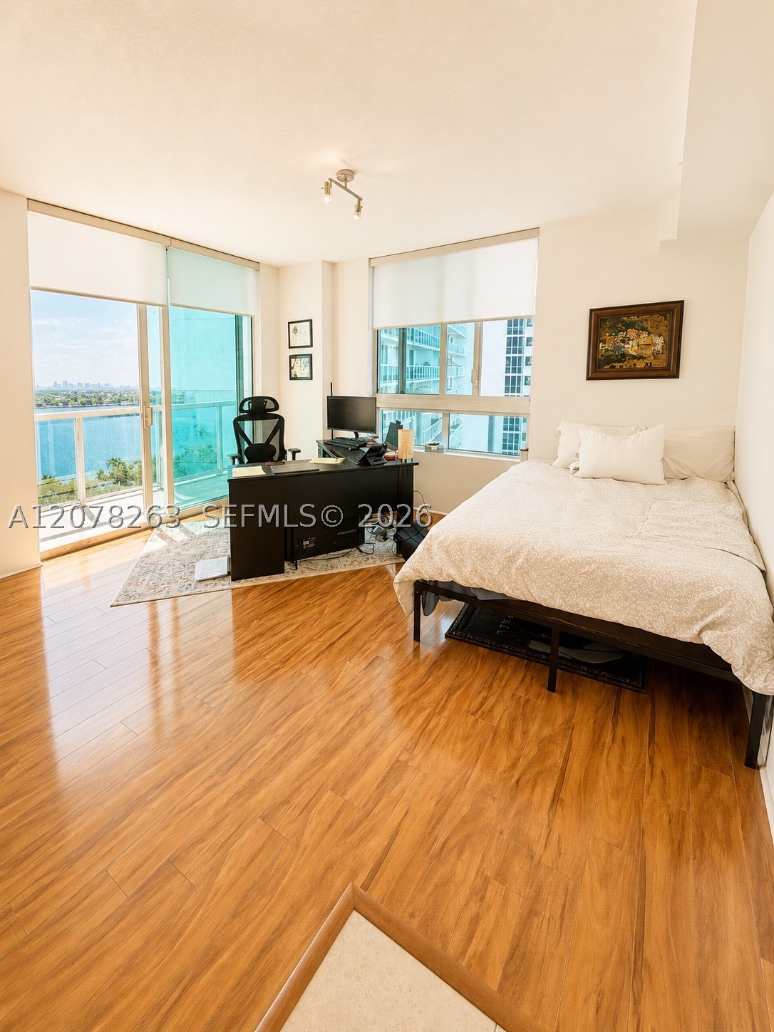 1900 N Bayshore Dr 3005 Property Photo 4