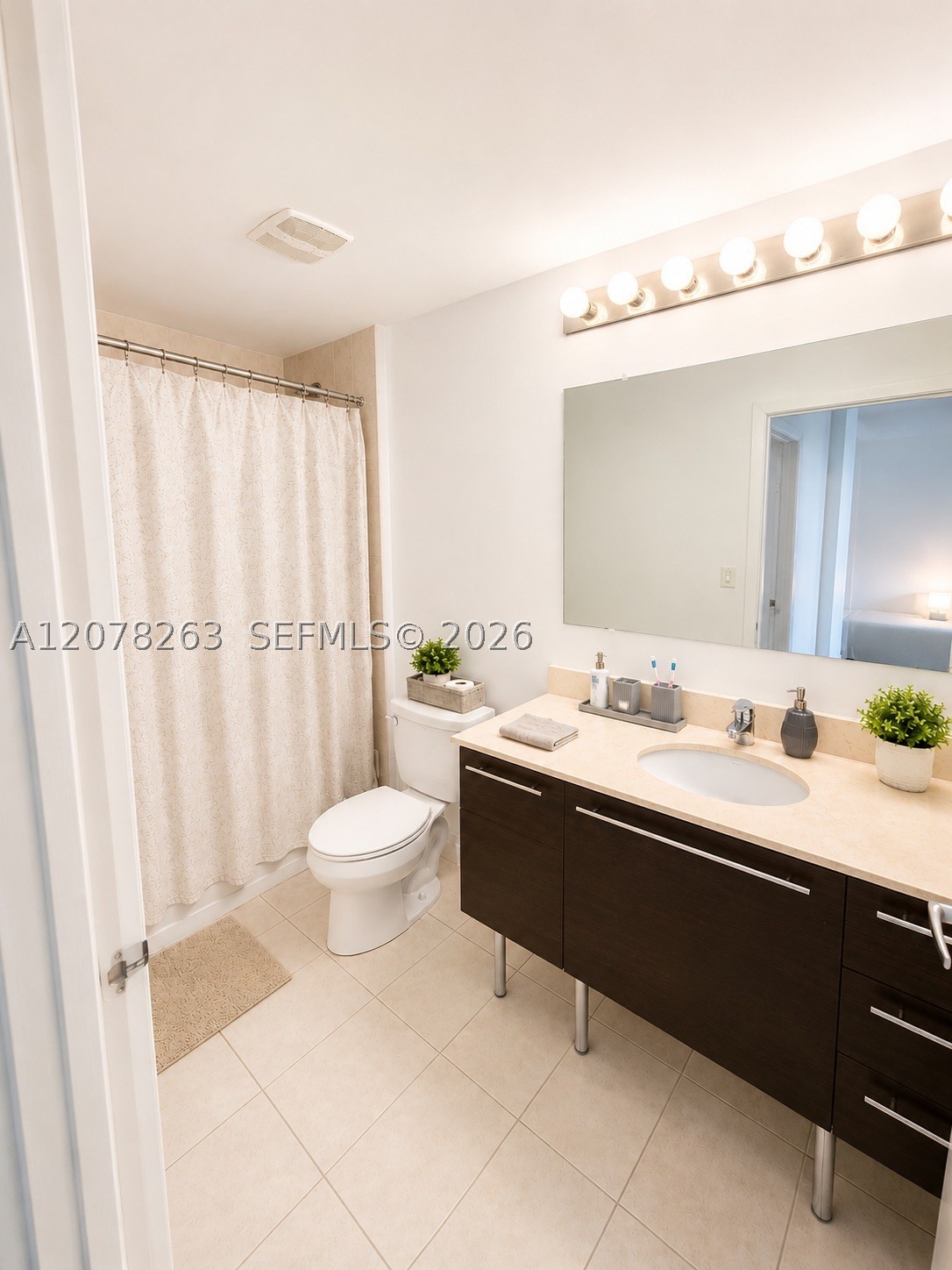 1900 N Bayshore Dr 3005 Property Photo 9