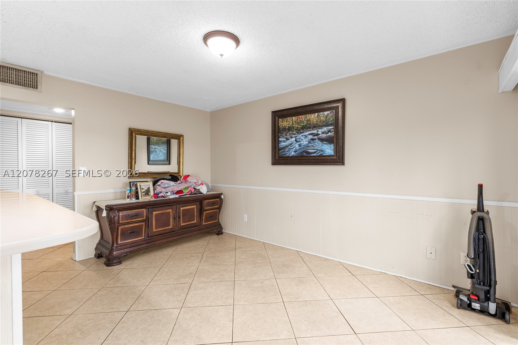 1231 W Fairway Rd Property Photo 14