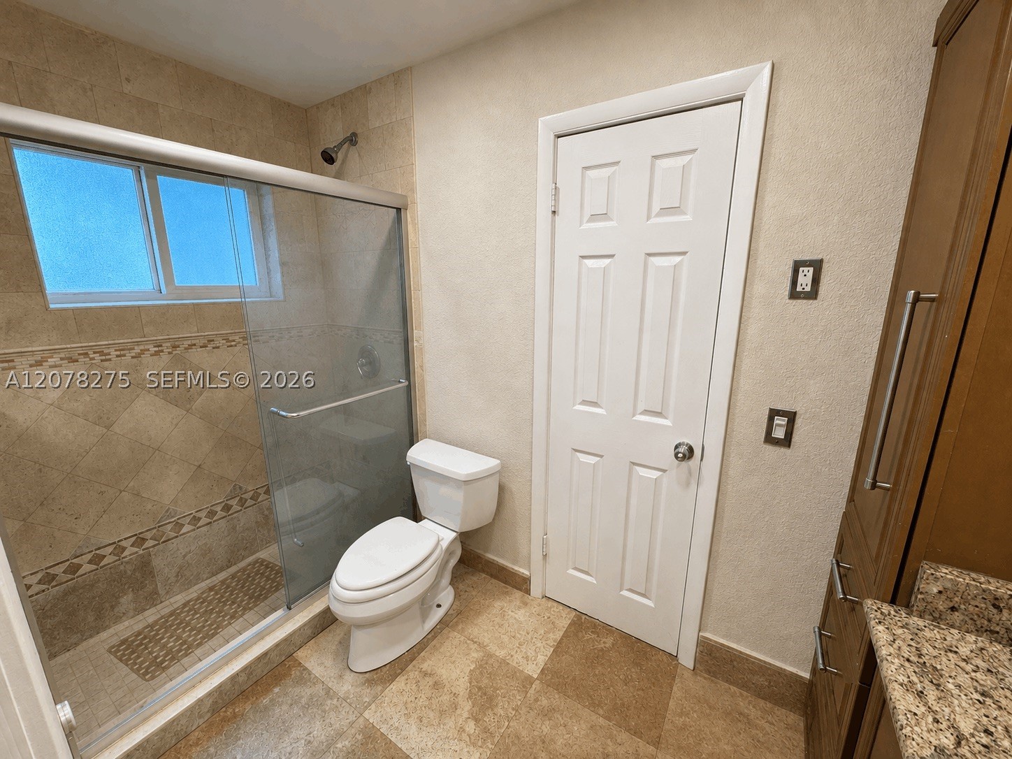 2000 Buchanan St 4 Property Photo 8