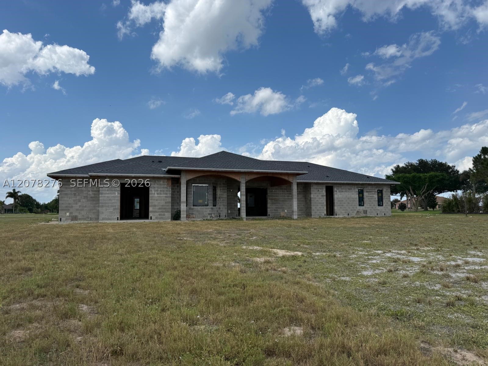 135 Sunset Pointe Blvd Property Photo 4