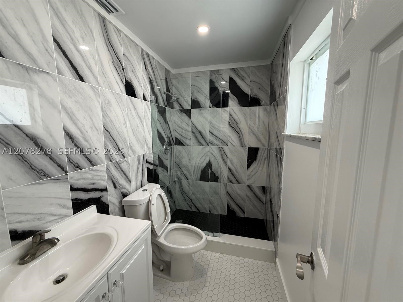 1859 Lincoln St Property Photo 13