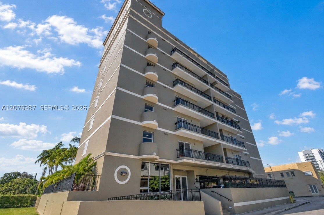 120 S Douglas Rd 405 Property Photo 1