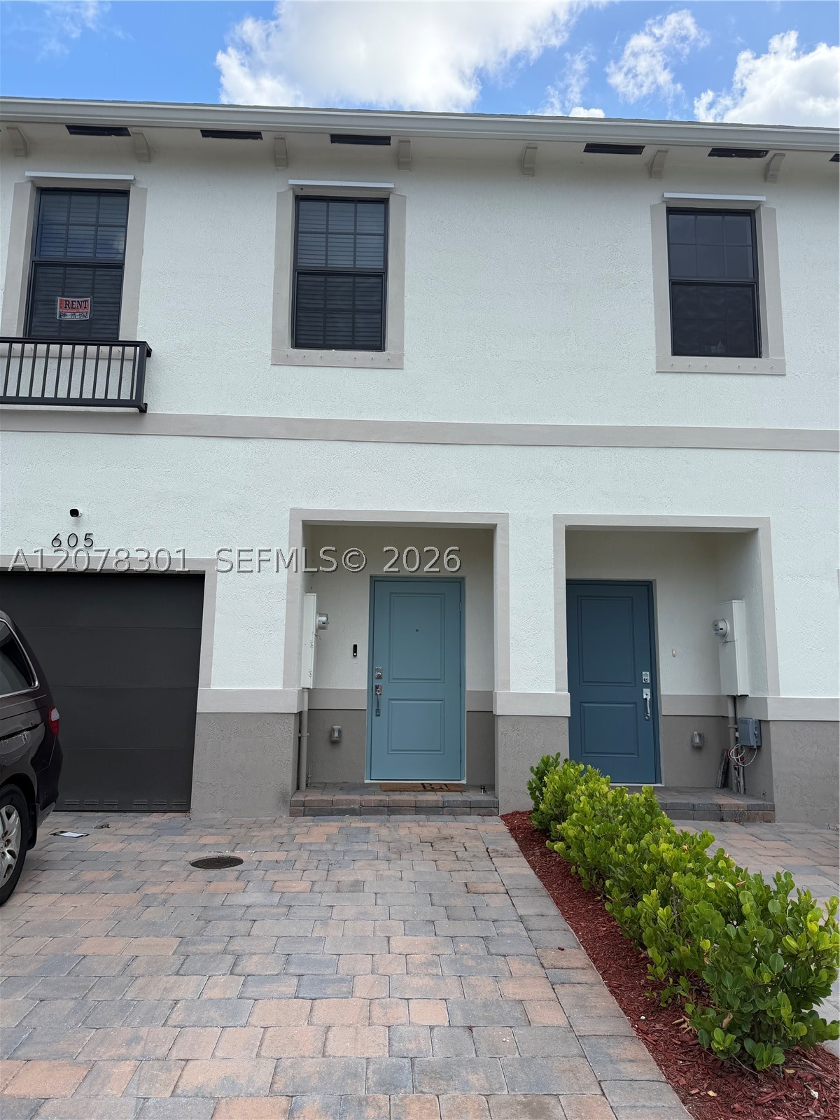 605 NW 6th Ter Property Photo 1