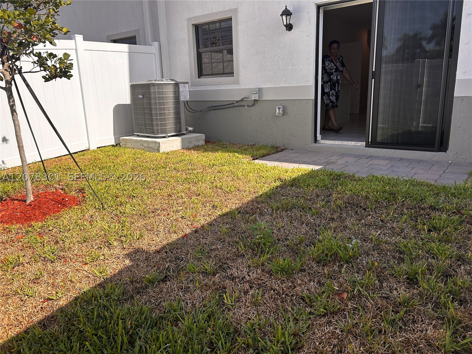 605 Nw 6th Ter Property Photo 5