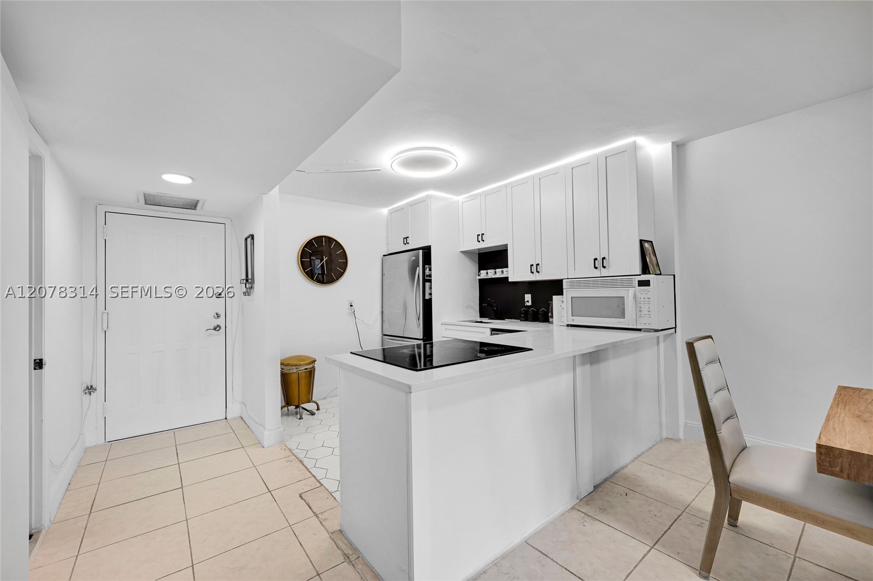 400 Leslie Dr 605 Property Photo 5