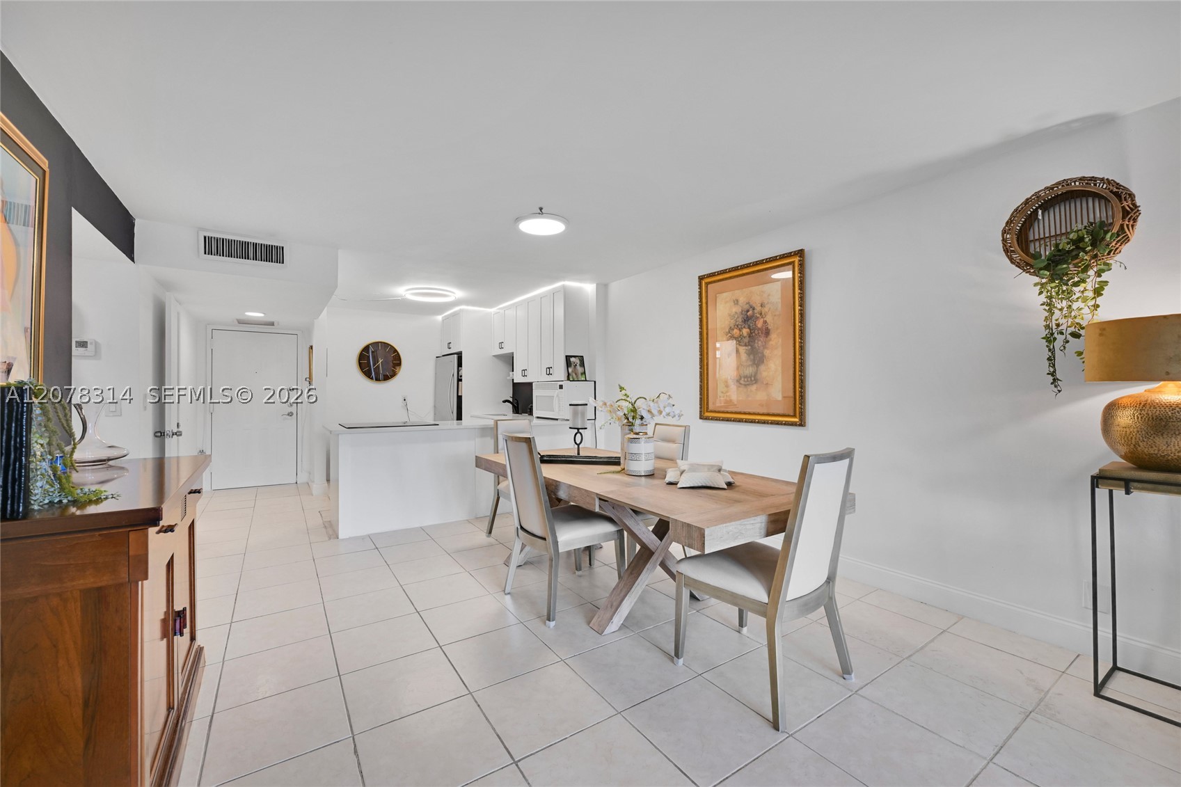 400 Leslie Dr 605 Property Photo 11
