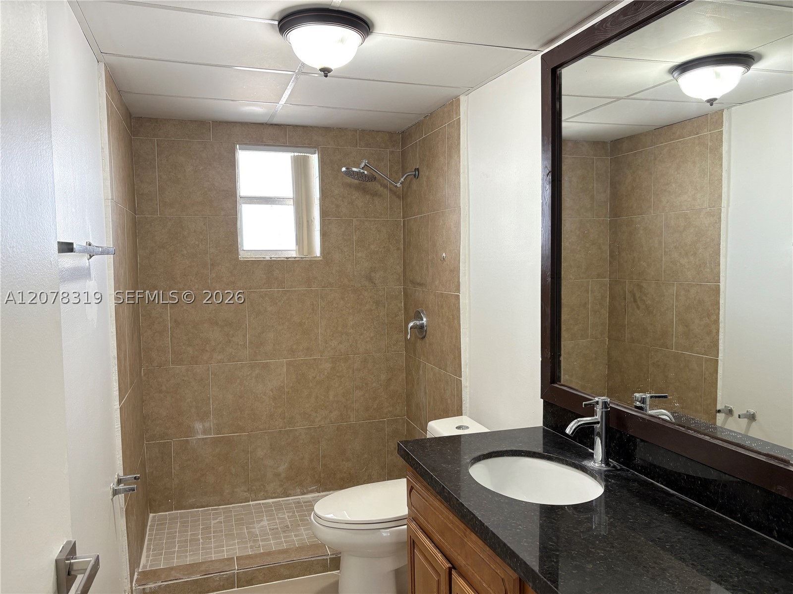 A12078319 Property Photo 15