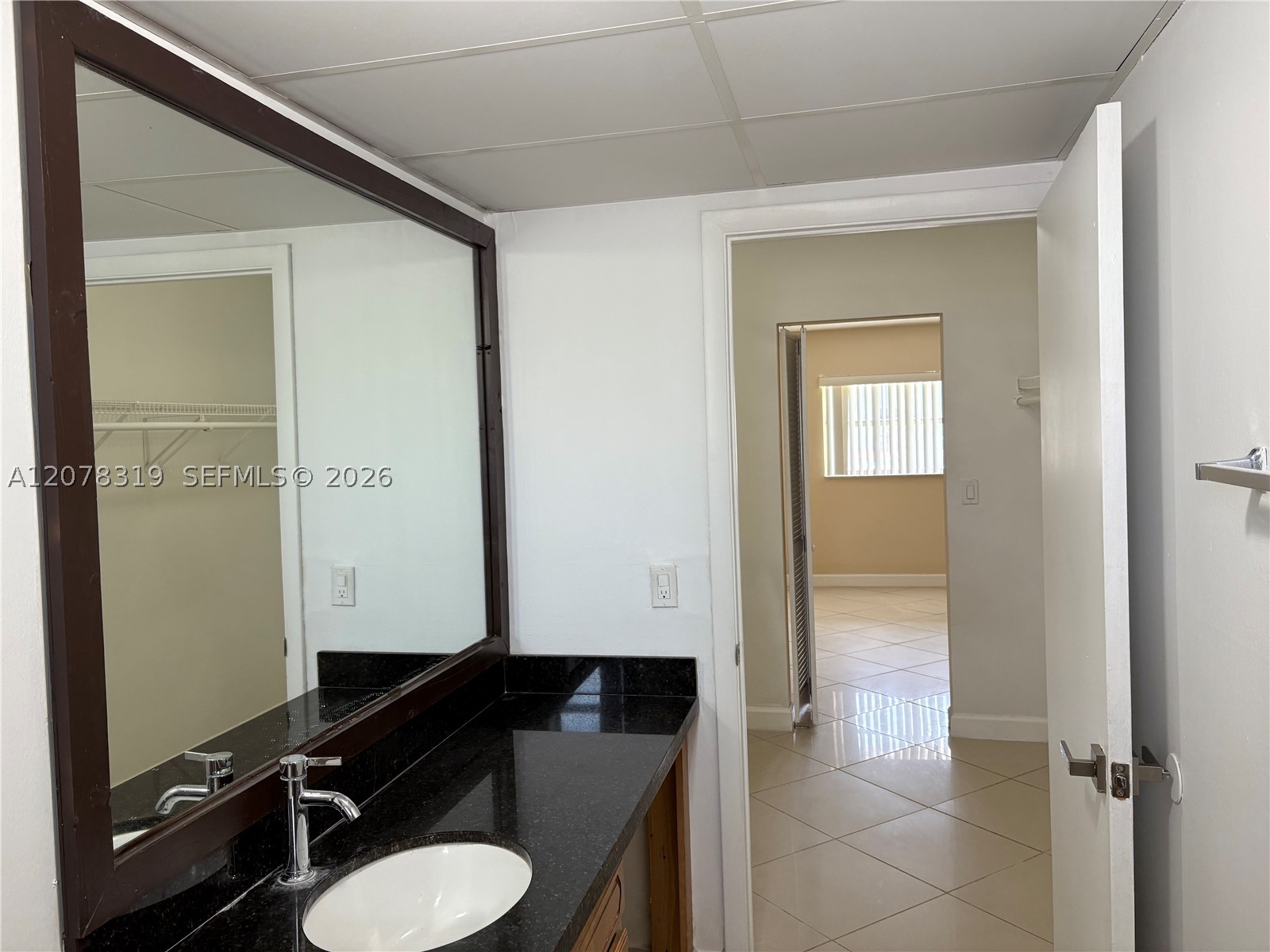 A12078319 Property Photo 16