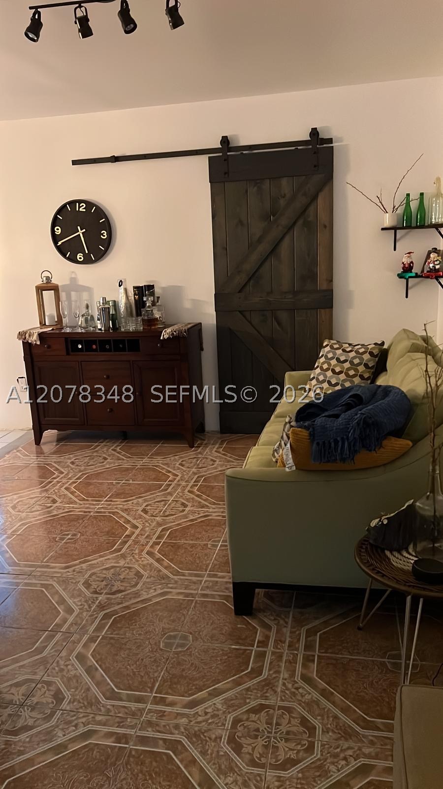 6725 N Miami Ave Property Photo 12