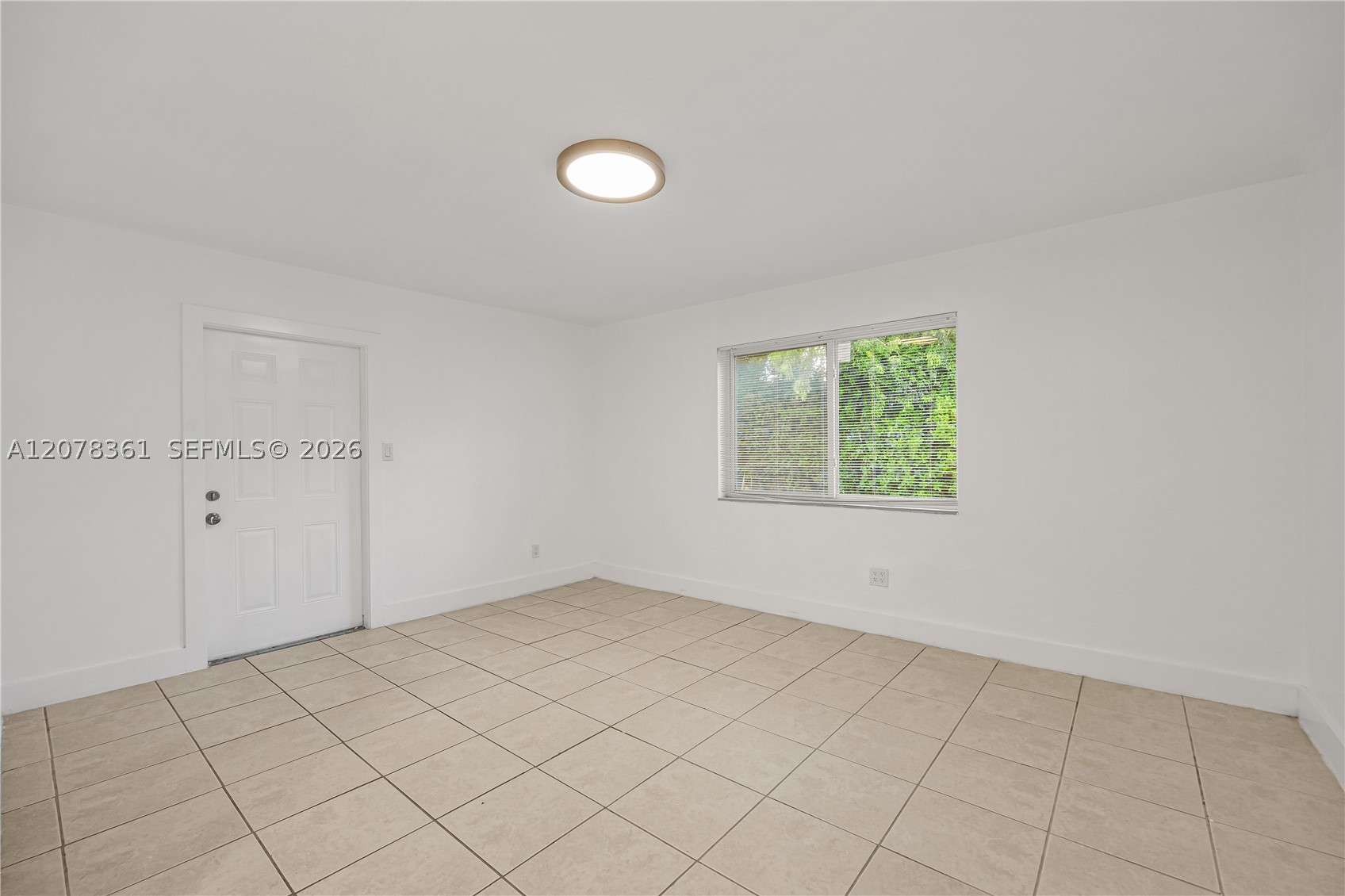 1989 N Glades Dr 8 Property Photo 7