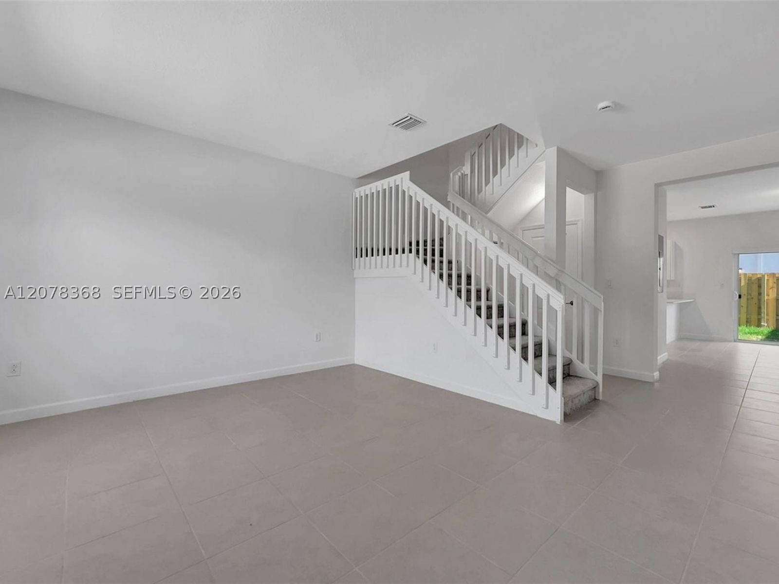 2574 Se 29th St 2574 Property Photo 3