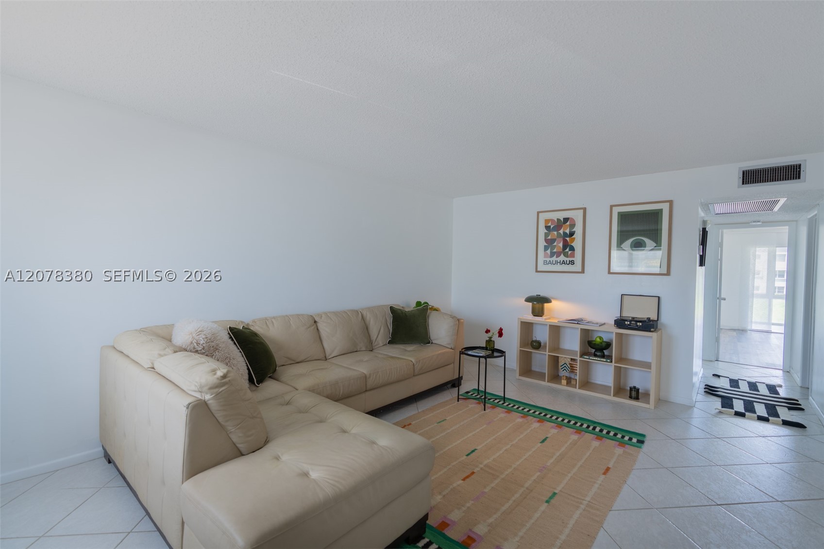 2052 E Harwood E 0 Property Photo 1
