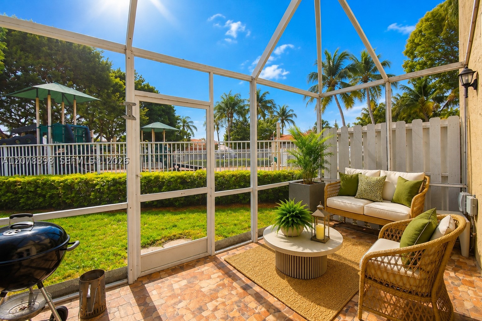 700 Sorrento Dr Property Photo 23