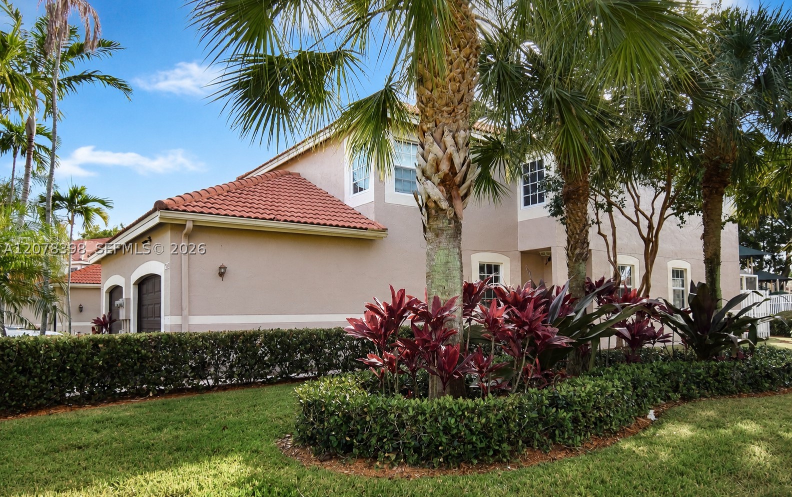700 Sorrento Dr Property Photo 28