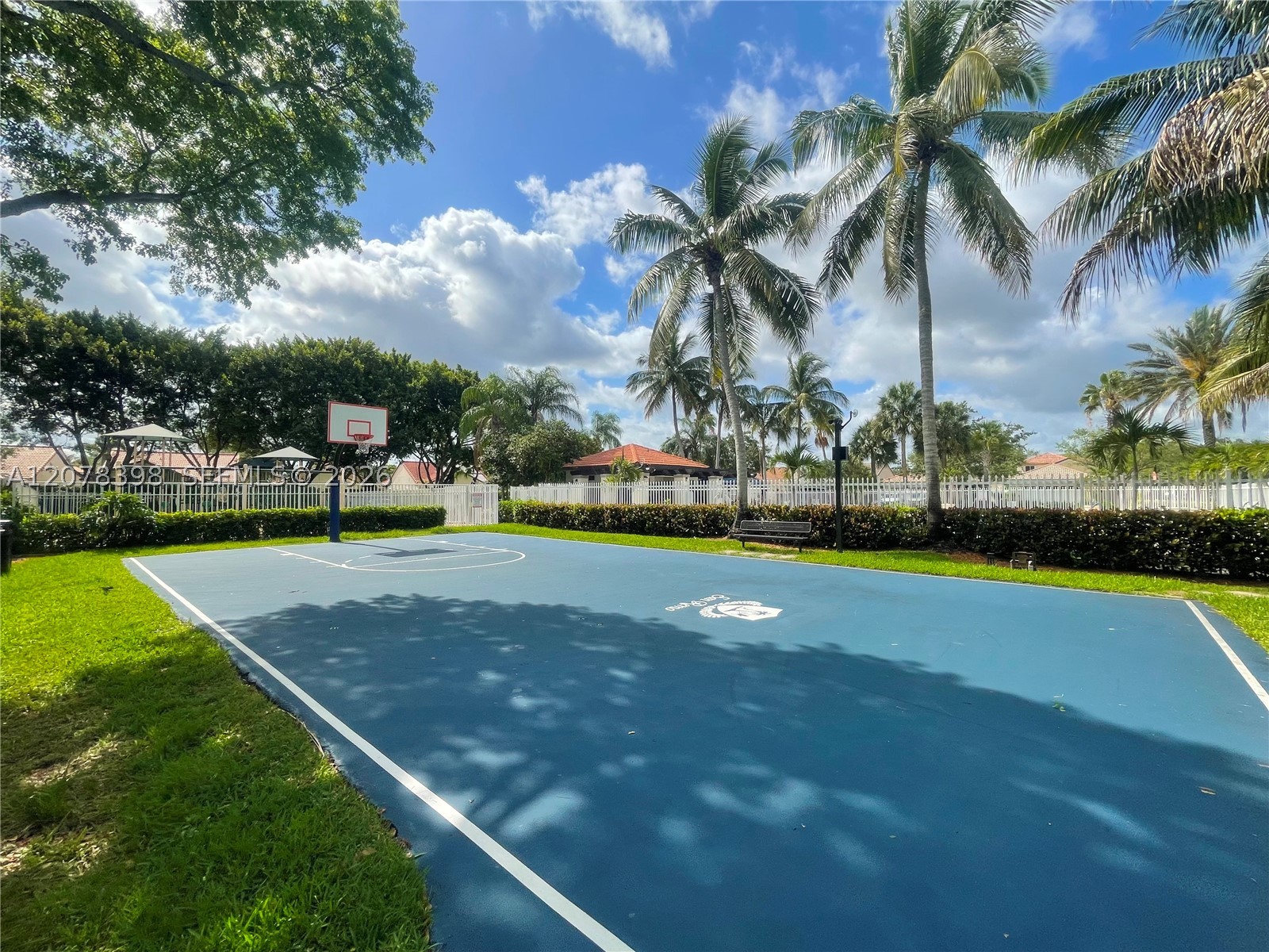 700 Sorrento Dr Property Photo 35