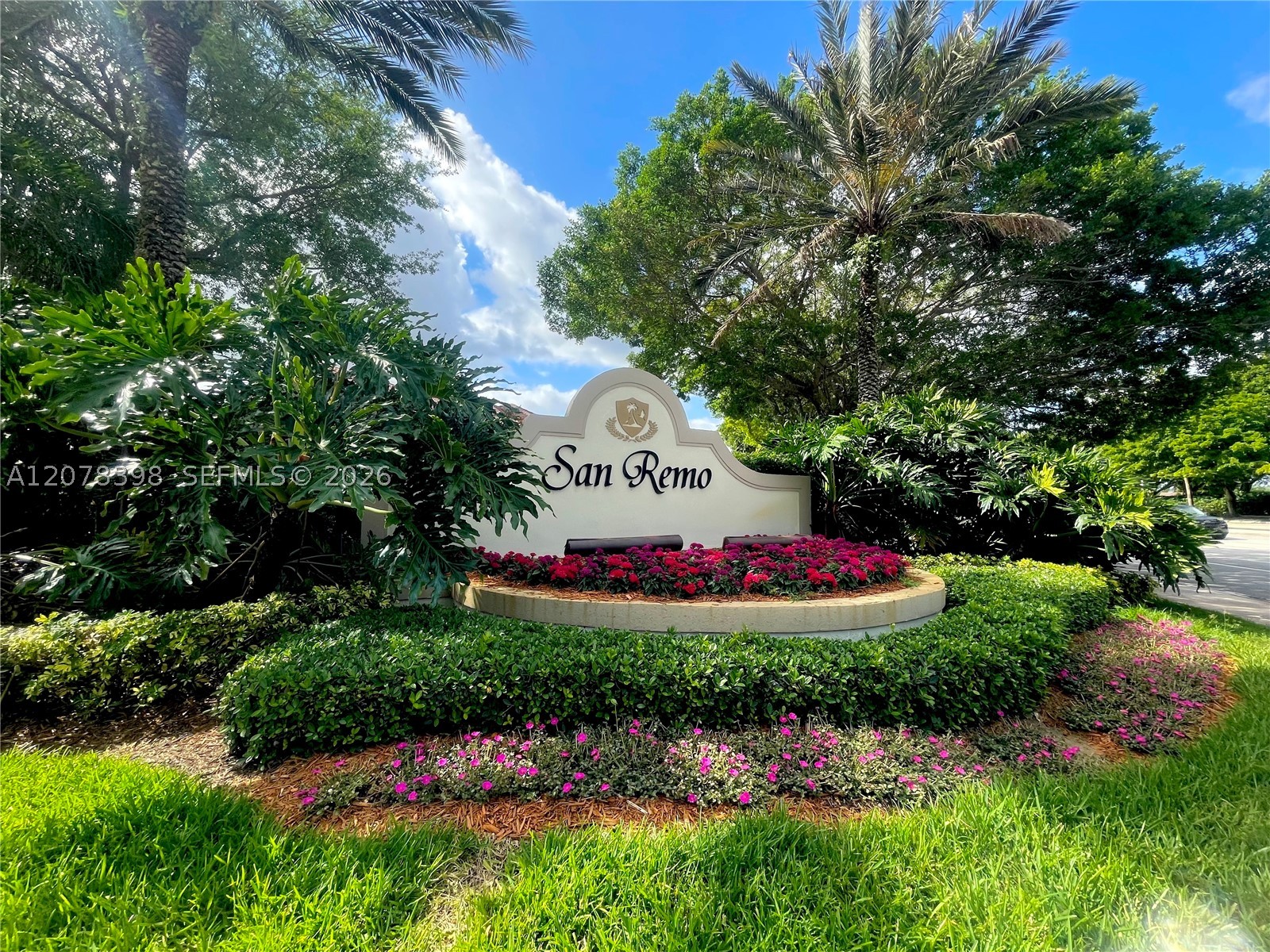 700 Sorrento Dr Property Photo 40