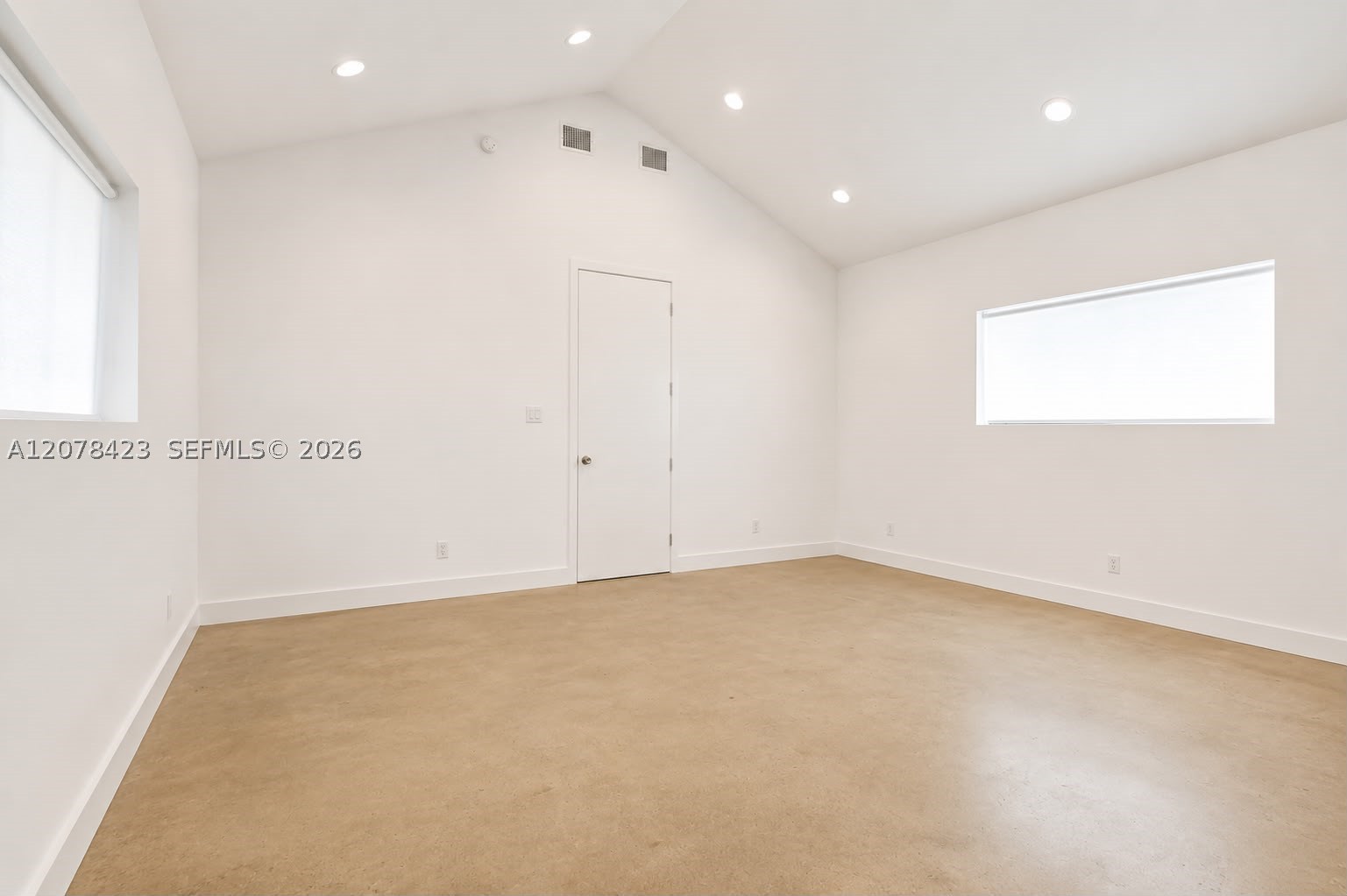 937 Ne 171st St Property Photo 10