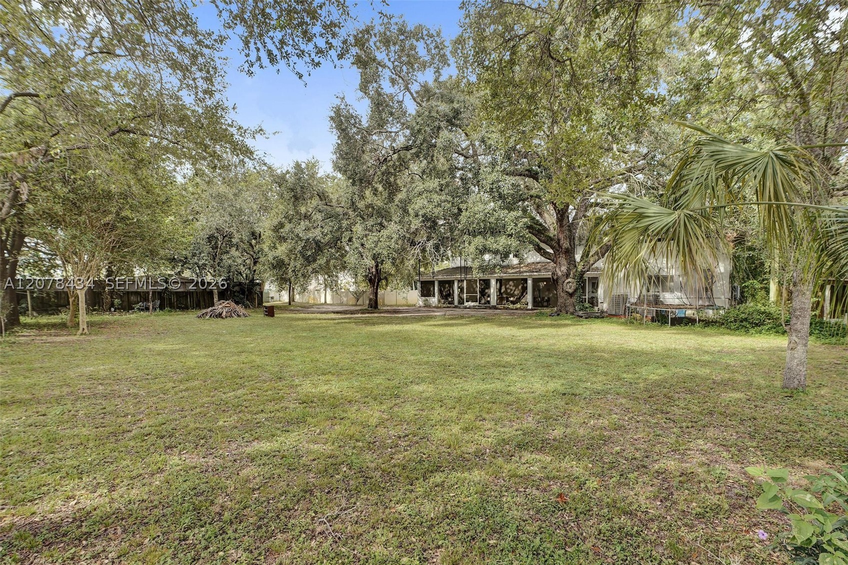 0 171 St Property Photo 2
